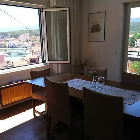 Apartment Nada Vrboska