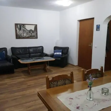 Apartment Nada Vrboska